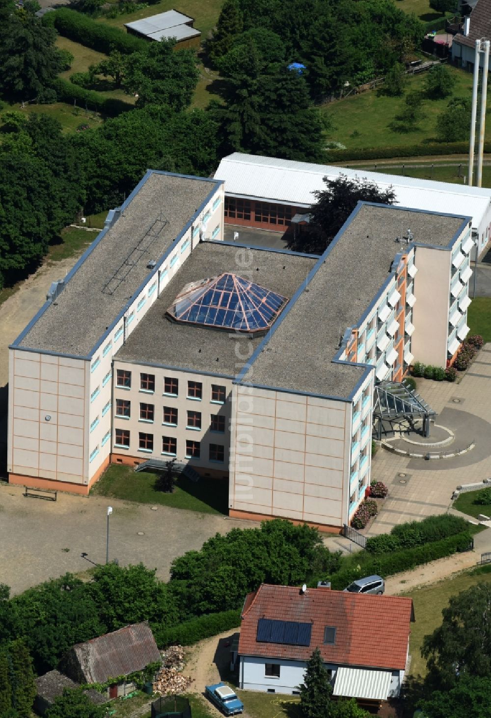 Plau am See von oben - Schulgebäude der Regionale Schule am Klüschenberg am Wittstocker Weg in Plau am See im Bundesland Mecklenburg-Vorpommern