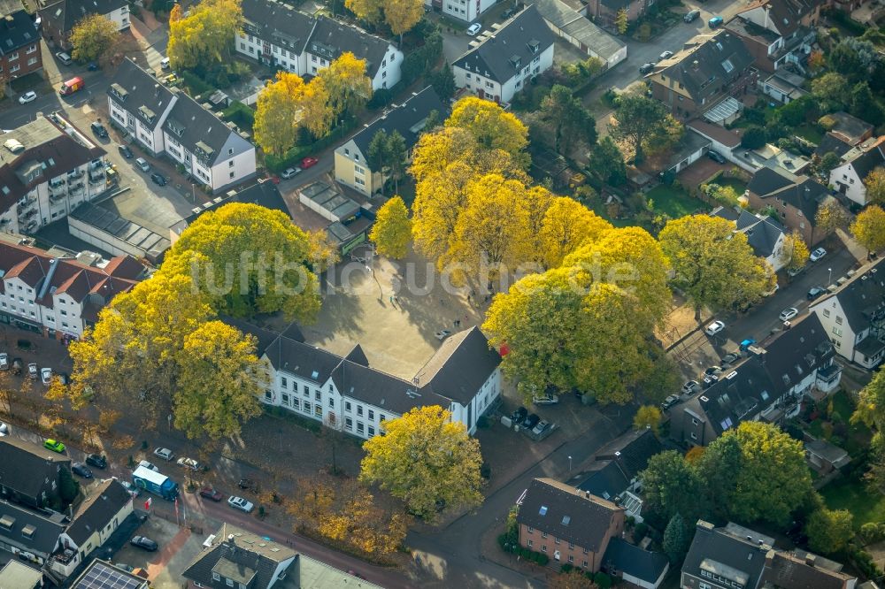 Luftbild Bottrop - Schulgebäude der Richard-Wagner-Schule in Bottrop im Bundesland Nordrhein-Westfalen, Deutschland