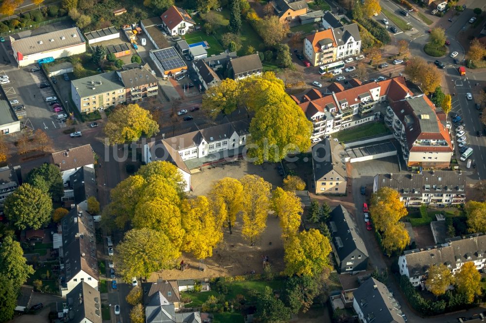 Bottrop aus der Vogelperspektive: Schulgebäude der Richard-Wagner-Schule in Bottrop im Bundesland Nordrhein-Westfalen, Deutschland