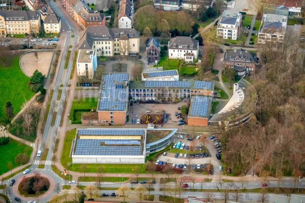 Luftbild Gladbeck - Schulgebäude des Riesener-Gymnasium an der Schützenstraße in Gladbeck im Bundesland Nordrhein-Westfalen, Deutschland