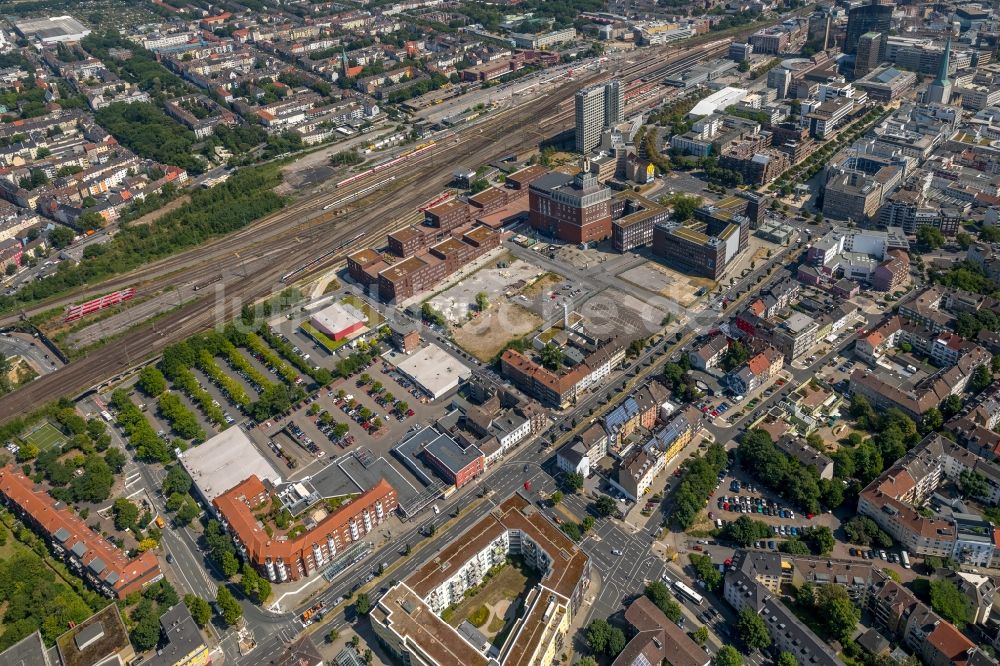 Luftbild Dortmund - Schulgebäude des Robert-Schuman-Berufskolleg und der Dortmunder U-Turm am Emil-Moog-Platz in Dortmund im Bundesland Nordrhein-Westfalen, Deutschland