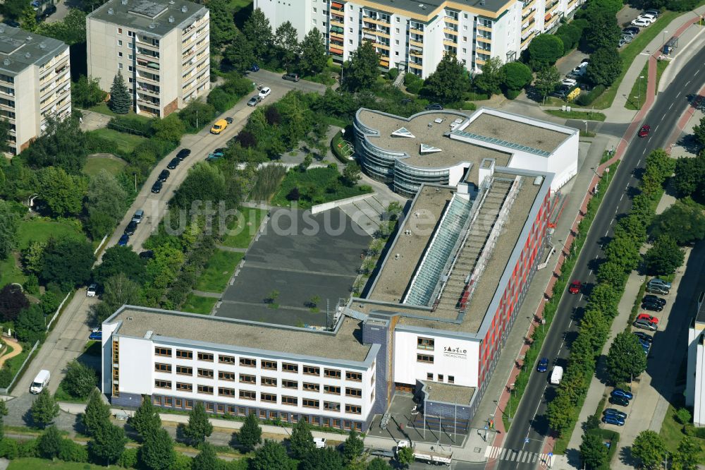 Luftbild Berlin - Schulgebäude Sartre- Gymnasium im Ortsteil Hellersdorf in Berlin, Deutschland