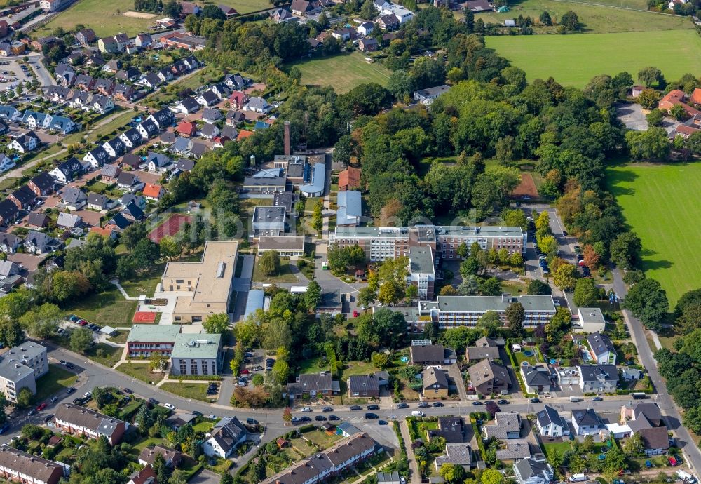 Hamm von oben - Schulgebäude der Schule im Heithof in der Heithofer Allee in Hamm im Bundesland Nordrhein-Westfalen, Deutschland