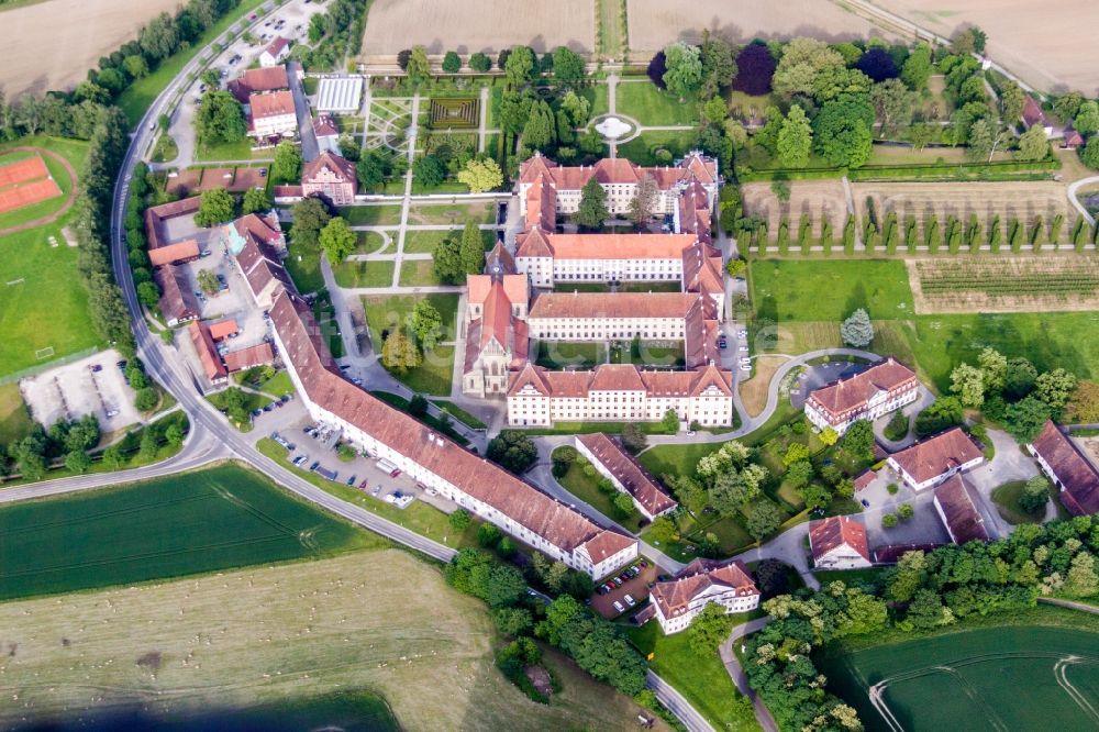 Salem von oben - Schulgebäude der Schule Schloss Salem in Salem im Bundesland Baden-Württemberg, Deutschland