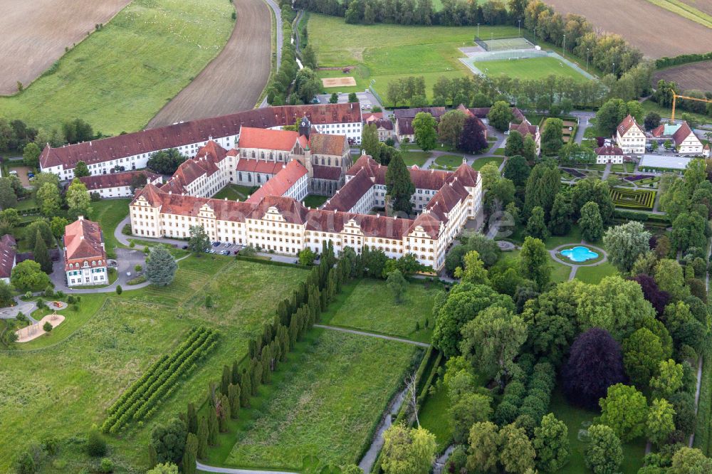 Salem von oben - Schulgebäude der Schule Schloss Salem am Schlossbezirk im Ortsteil Stefansfeld in Salem im Bundesland Baden-Württemberg