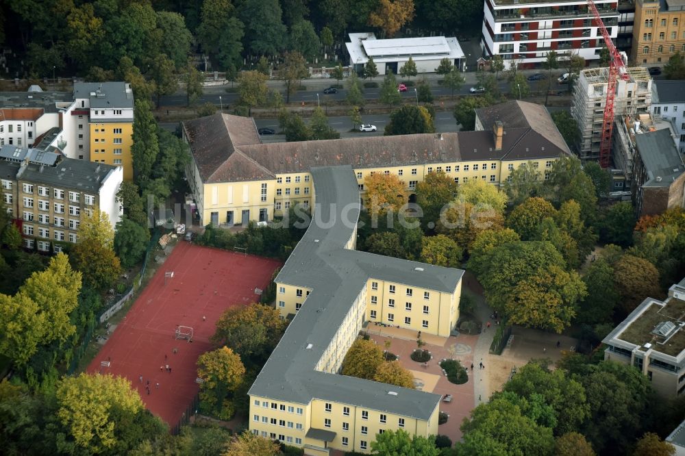 Luftbild Berlin - Schulgebäude der Schule am Senefelderplatz an der Schönhauser Allee in Berlin