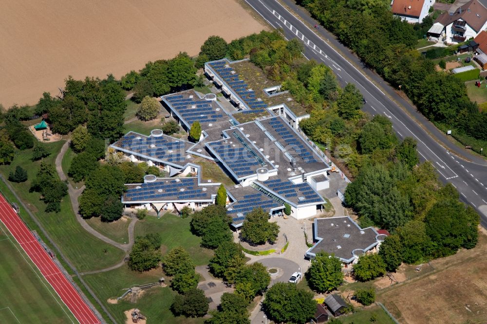 Luftaufnahme Lauda-Königshofen - Schulgebäude der Schule im Taubertal Wagnerstraße in Lauda-Königshofen im Bundesland Baden-Württemberg, Deutschland