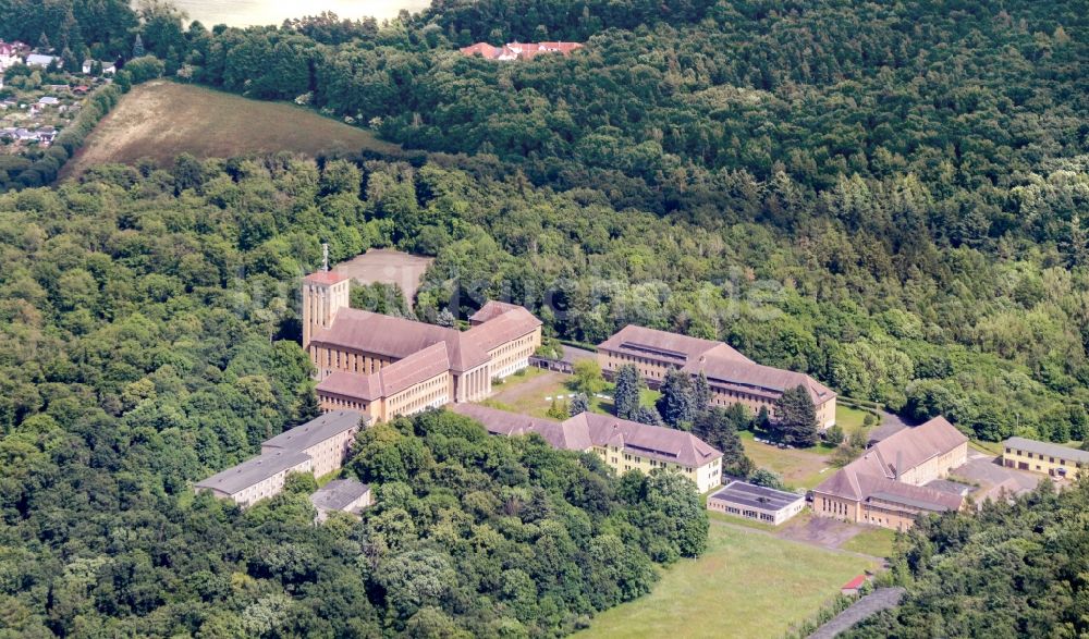 Ballenstedt aus der Vogelperspektive: Schulgebäude Schulungszentrum Großer Ziegenberg in Ballenstedt im Bundesland Sachsen-Anhalt, Deutschland