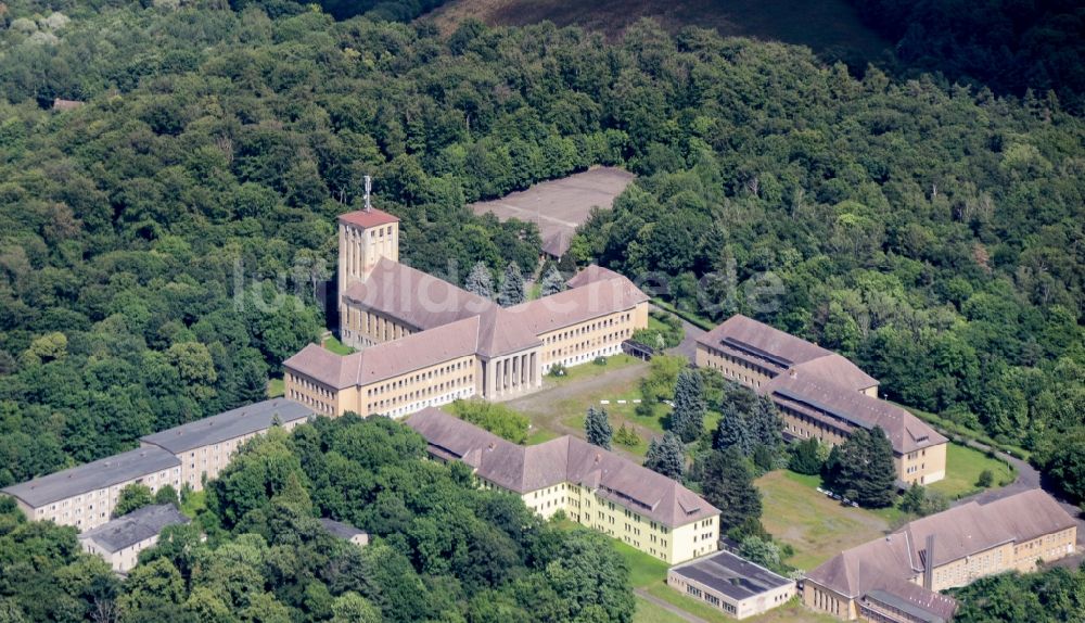 Ballenstedt von oben - Schulgebäude Schulungszentrum Großer Ziegenberg in Ballenstedt im Bundesland Sachsen-Anhalt, Deutschland