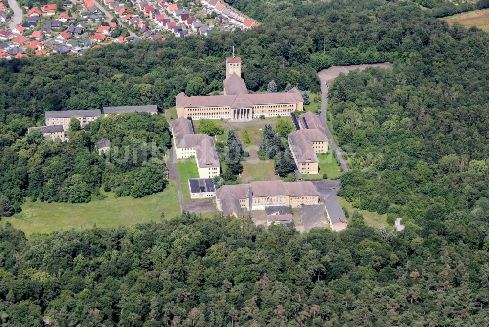 Luftbild Ballenstedt - Schulgebäude Schulungszentrum Großer Ziegenberg in Ballenstedt im Bundesland Sachsen-Anhalt, Deutschland