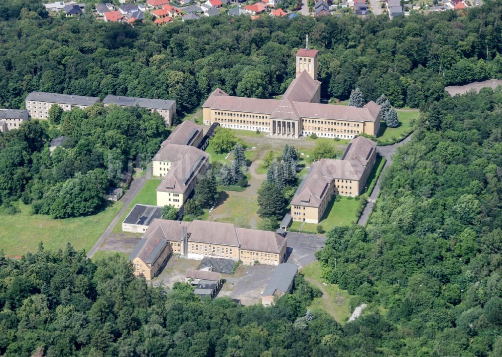 Ballenstedt von oben - Schulgebäude Schulungszentrum Großer Ziegenberg in Ballenstedt im Bundesland Sachsen-Anhalt, Deutschland