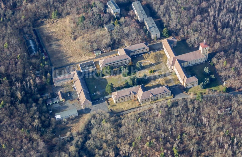 Ballenstedt von oben - Schulgebäude Schulungszentrum Großer Ziegenberg in Ballenstedt im Bundesland Sachsen-Anhalt, Deutschland