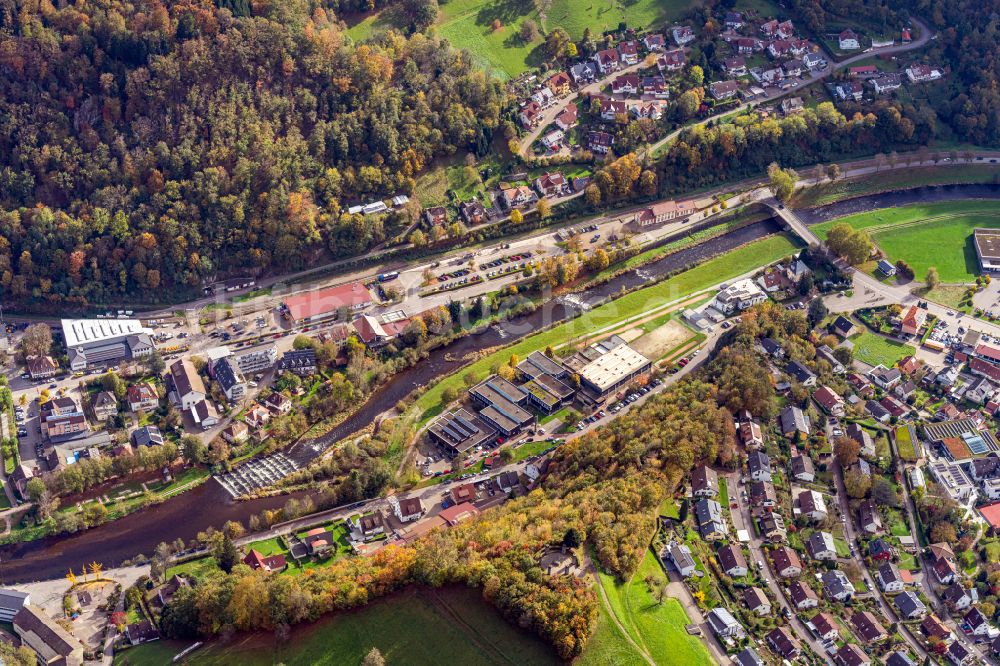 Luftaufnahme Wolfach - Schulgebäude und Sporthalle in Wolfach im Bundesland Baden-Württemberg, Deutschland