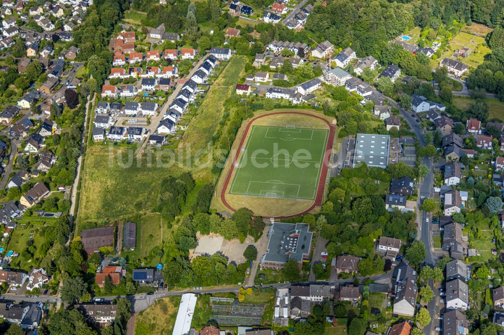 Luftbild Witten - Schulgebäude der und Sportplatz der Rüdinghauser Schule in Witten im Bundesland Nordrhein-Westfalen, Deutschland