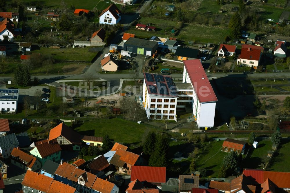 Luftaufnahme Kaltennordheim - Schulgebäude der Staatliche Regelschule Andreas Fack an der Schulstraße in Kaltennordheim im Bundesland Thüringen, Deutschland