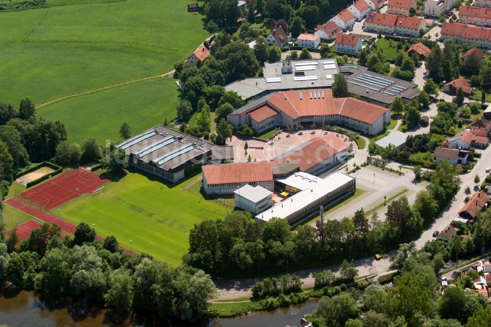 Luftbild Kaufbeuren - Schulgebäude der Staatlichen Berufsschule sowie der Staatlichen Fachoberschule und Berufsoberschule in Kaufbeuren im Bundesland Bayern, Deutschland