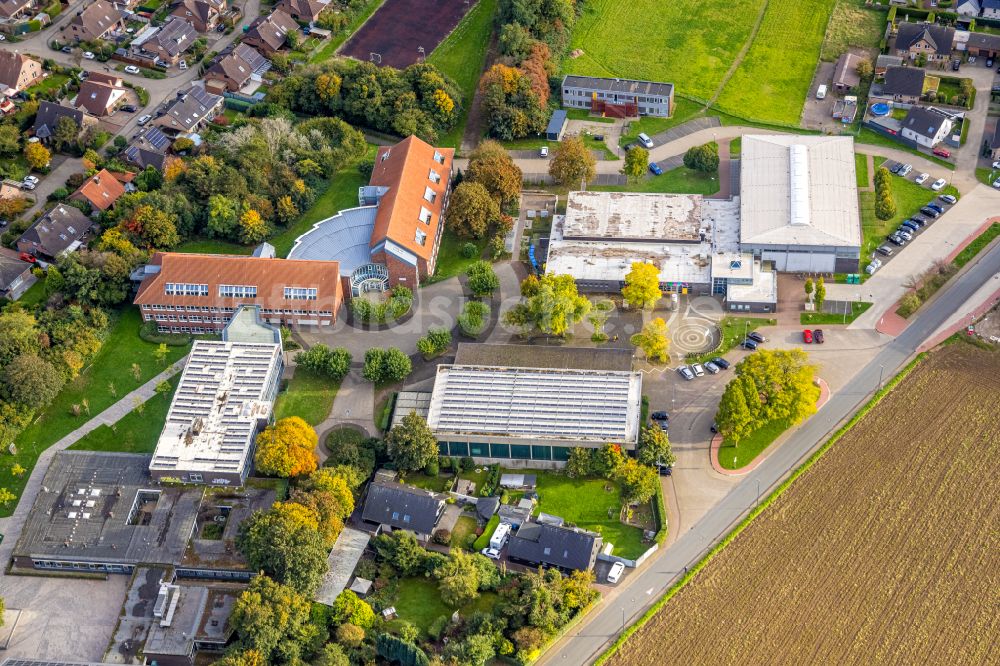 Luftaufnahme Hamminkeln - Schulgebäude der Städtische Gesamtschule Hamminkeln in Hamminkeln im Bundesland Nordrhein-Westfalen, Deutschland