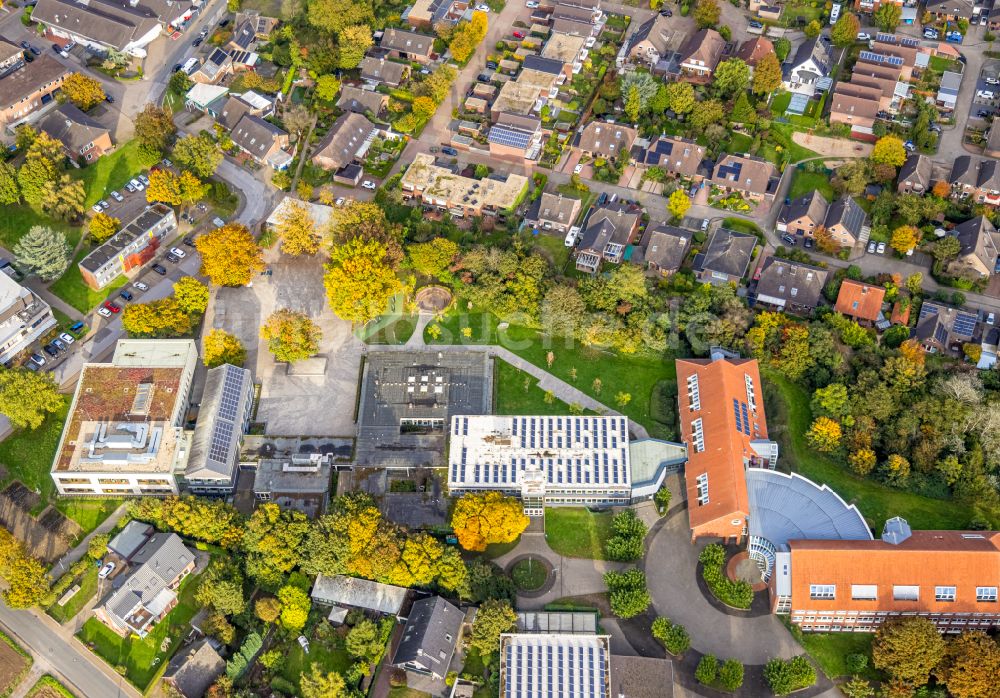 Hamminkeln aus der Vogelperspektive: Schulgebäude der Städtische Gesamtschule Hamminkeln in Hamminkeln im Bundesland Nordrhein-Westfalen, Deutschland