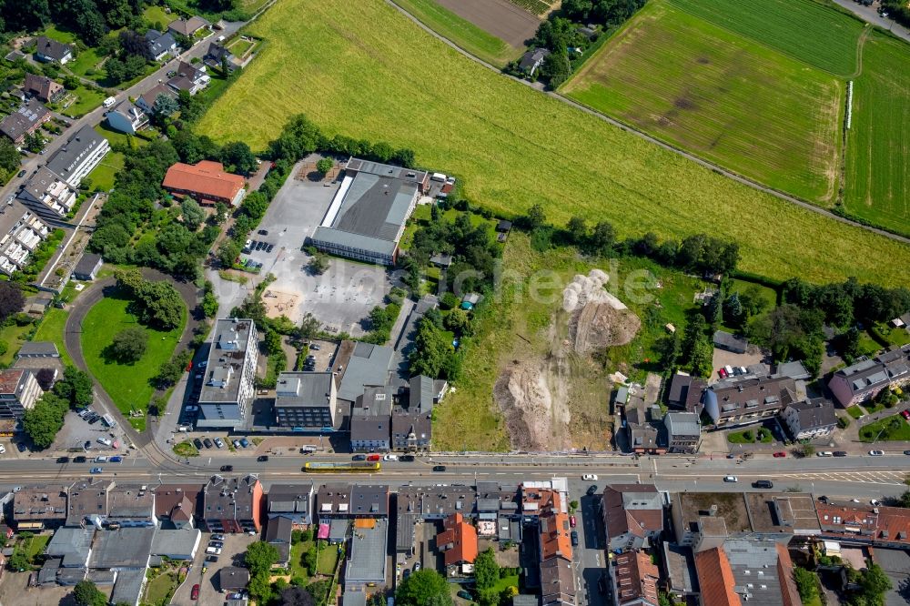 Luftaufnahme Essen - Schulgebäude der städtischen katholischen Altfriedschule in Frintrop in Essen im Bundesland Nordrhein-Westfalen