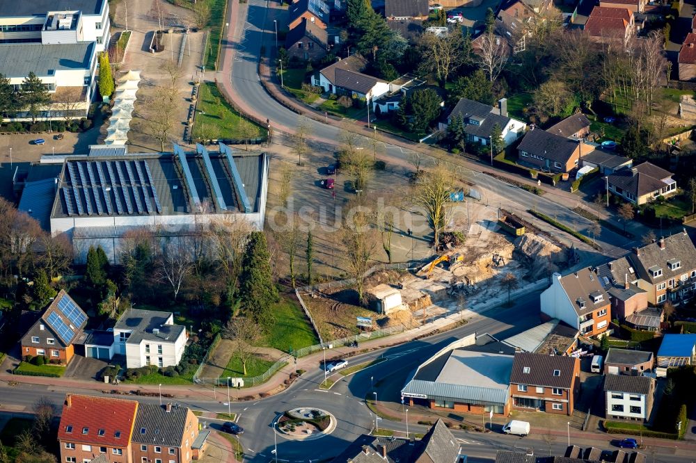 Luftaufnahme Emmerich am Rhein - Schulgebäude des Städtischen Willibrord-Gymnasium in Emmerich am Rhein im Bundesland Nordrhein-Westfalen