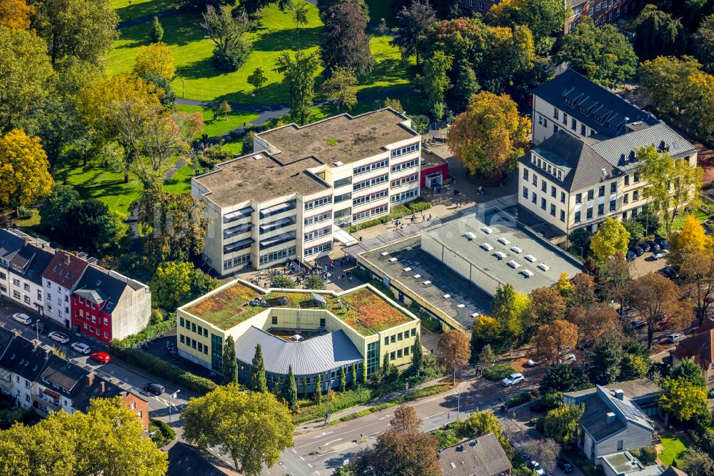 Luftbild Dinslaken - Schulgebäude des Theodor-Heuss-Gymnasium an der Voerder Straße in Dinslaken im Bundesland Nordrhein-Westfalen, Deutschland