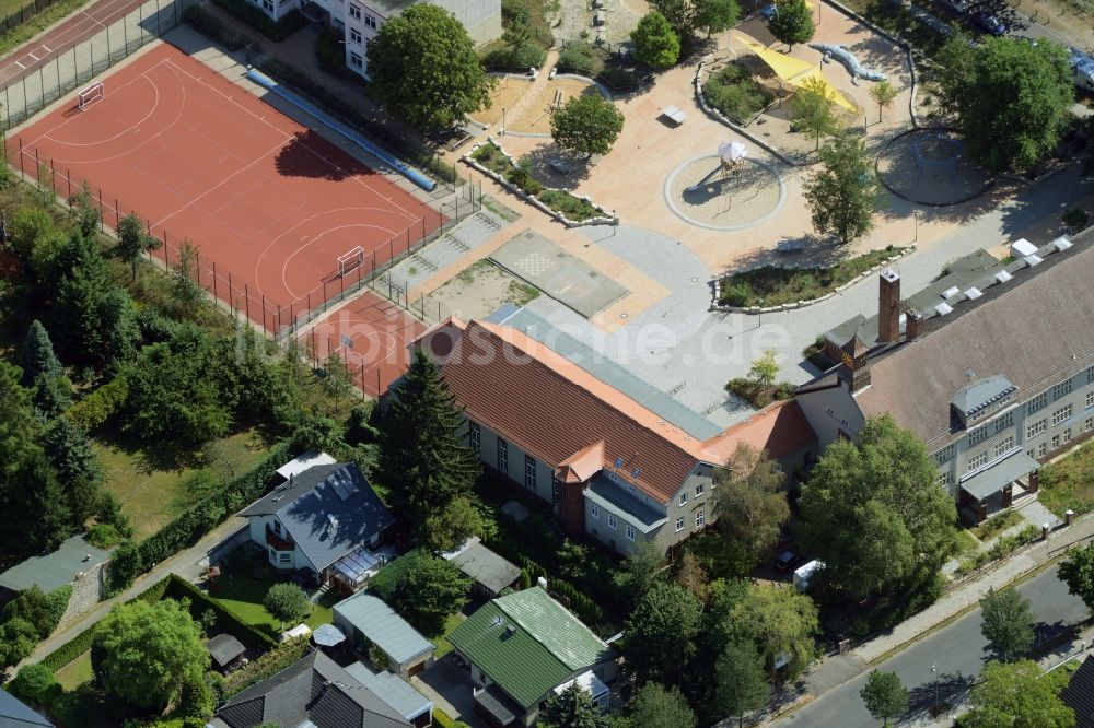 Berlin aus der Vogelperspektive: Schulgebäude der Ulmen-Grundschule in Berlin