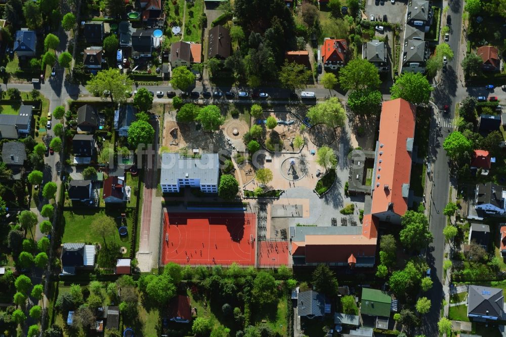 Luftaufnahme Berlin - Schulgebäude der Ulmen-Grundschule im Ortsteil Kaulsdorf in Berlin, Deutschland