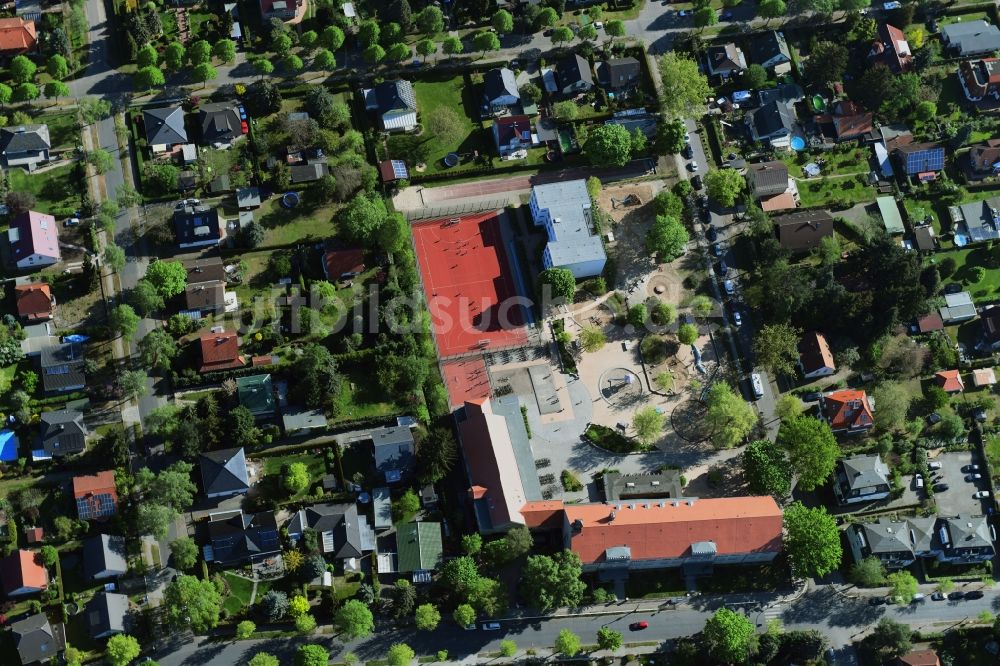 Berlin von oben - Schulgebäude der Ulmen-Grundschule im Ortsteil Kaulsdorf in Berlin, Deutschland