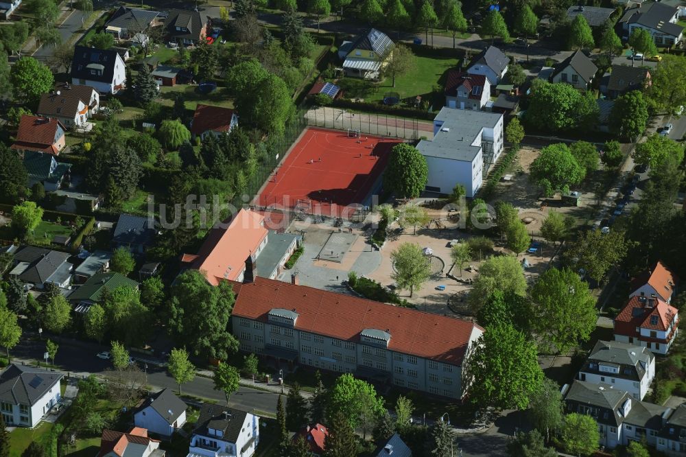 Berlin von oben - Schulgebäude der Ulmen-Grundschule im Ortsteil Kaulsdorf in Berlin, Deutschland