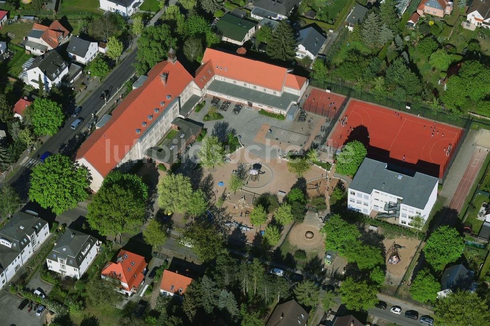 Luftaufnahme Berlin - Schulgebäude der Ulmen-Grundschule im Ortsteil Kaulsdorf in Berlin, Deutschland