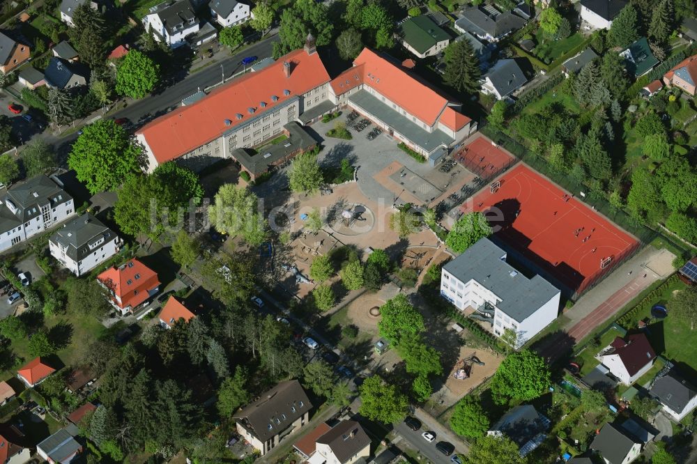 Berlin von oben - Schulgebäude der Ulmen-Grundschule im Ortsteil Kaulsdorf in Berlin, Deutschland