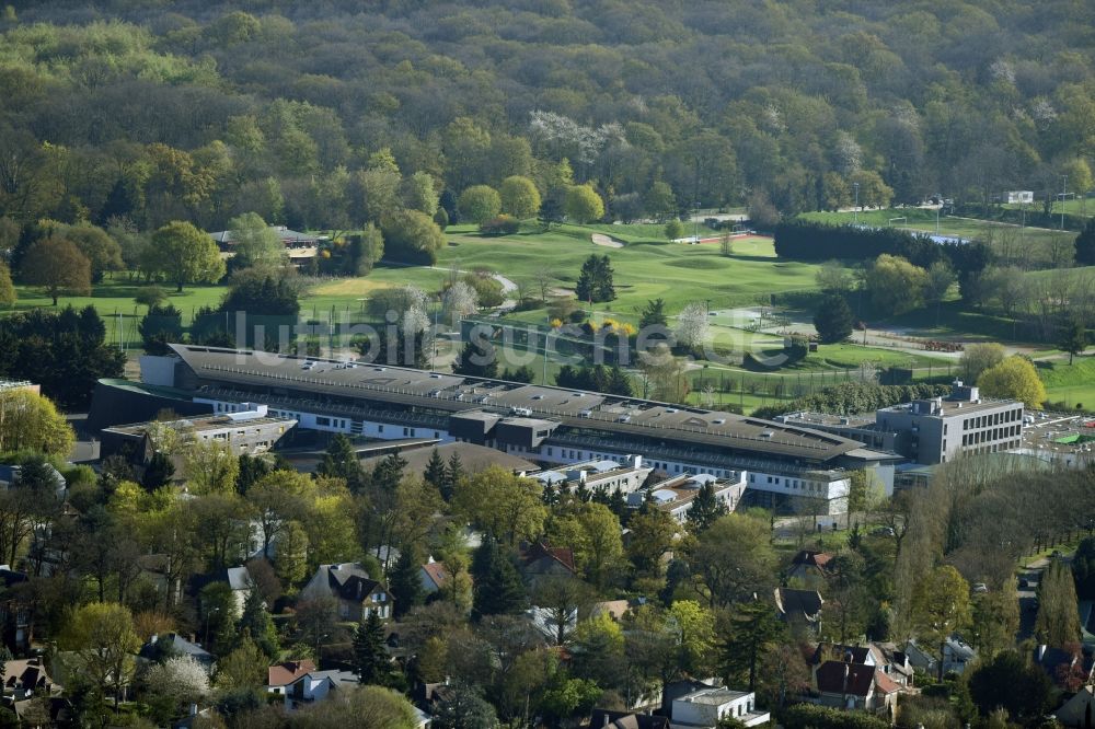 Vaucresson aus der Vogelperspektive: Schulgebäude in Vaucresson in Ile-de-France, Frankreich