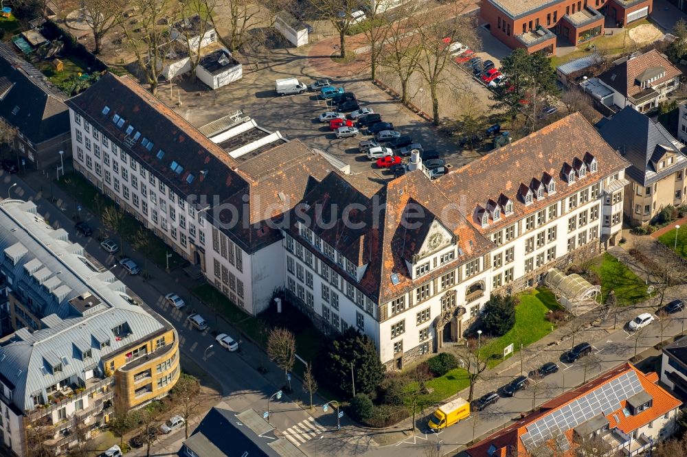 Luftaufnahme Bottrop - Schulgebäude der Volkshochschule in Bottrop im Bundesland Nordrhein-Westfalen