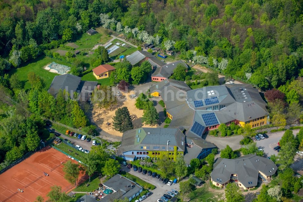 Mülheim an der Ruhr von oben - Schulgebäude der Waldorfschule Mülheim-Ruhr an der Blumendeller Straße in Mülheim an der Ruhr im Bundesland Nordrhein-Westfalen