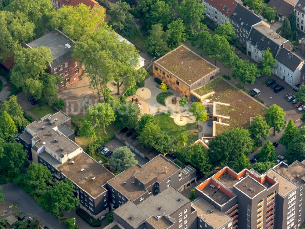 Gelsenkirchen von oben - Schulgebäude der Wiehagenschule in Gelsenkirchen im Bundesland Nordrhein-Westfalen