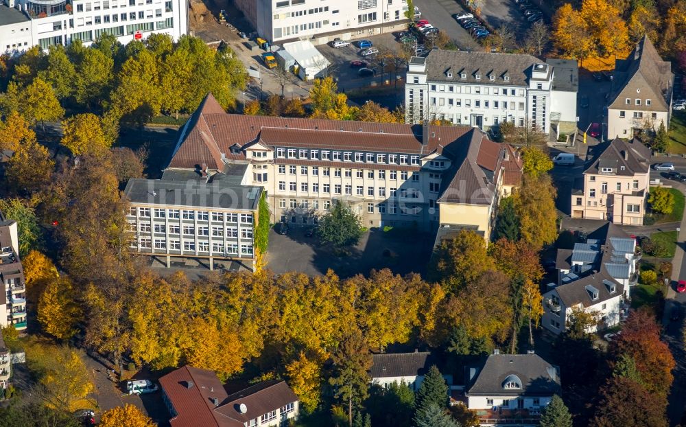 Luftbild Neheim - Schulgelände und Gebäudekomplex der Realschule in Neheim im Bundesland Nordrhein-Westfalen