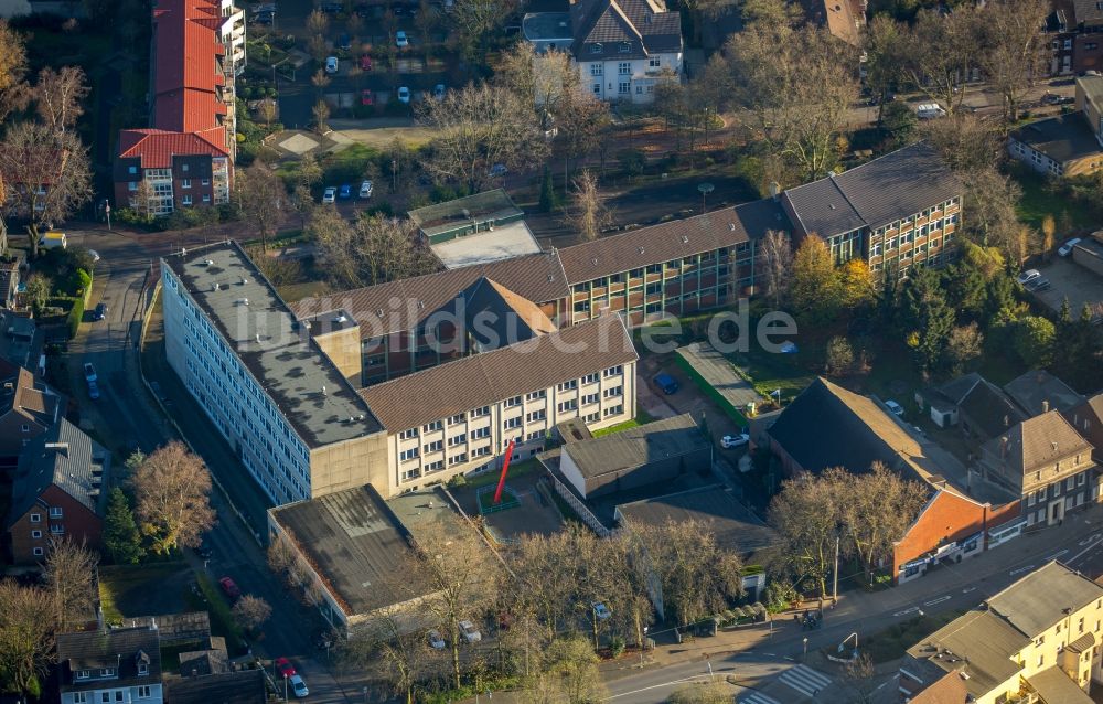 Luftbild Oberhausen - Schulgelände und Gebäudekomplex des Sophie-Scholl-Gymnasium in Oberhausen im Bundesland Nordrhein-Westfalen