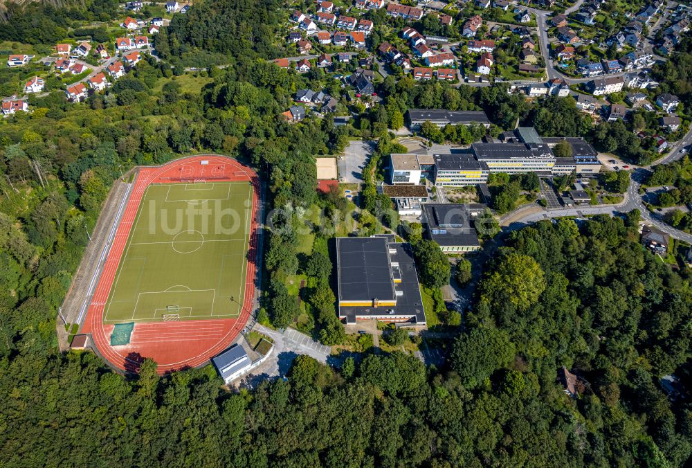 Ennepetal von oben - Schulgelände des Reichenbach Gymnasium und Sportplatz in Ennepetal im Bundesland Nordrhein-Westfalen