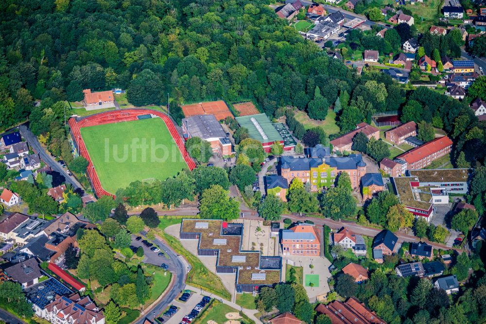 Geestland von oben - Schulgelände mit Sportplatz Niedersächsische Internatsgymnasium in Bad Berderkesa im Bundesland Niedersachsen, Deutschland