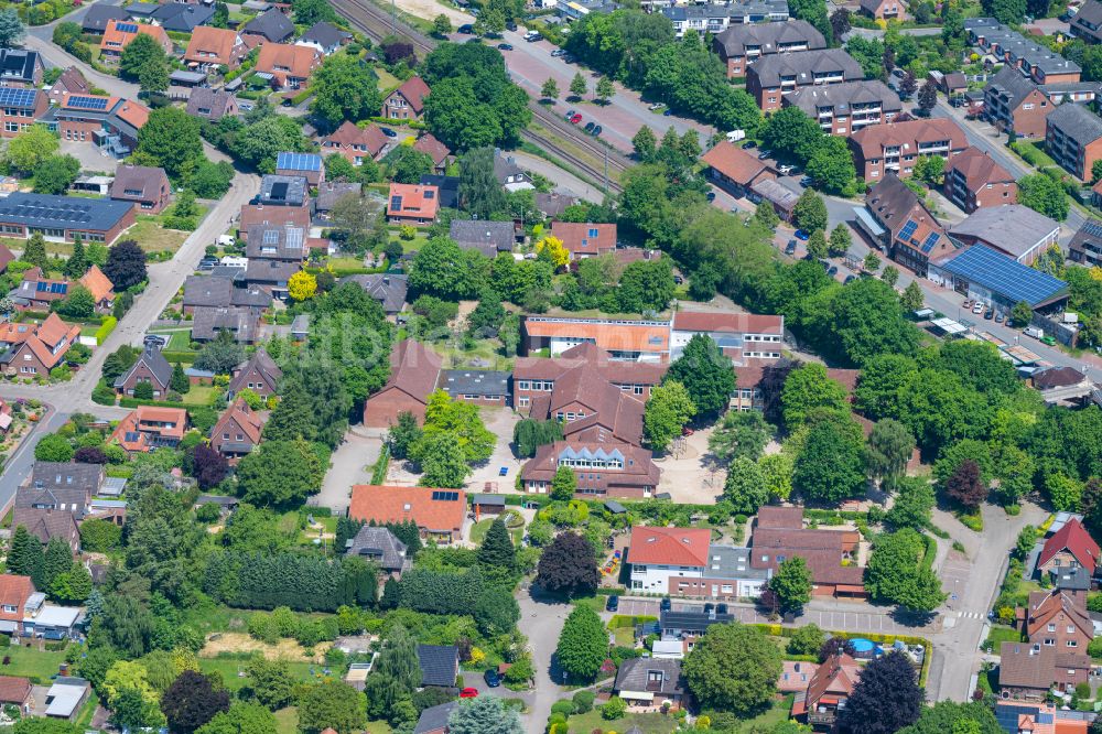 Luftbild Horneburg - Schulhof der Grundschule in Horneburg im Bundesland Niedersachsen, Deutschland