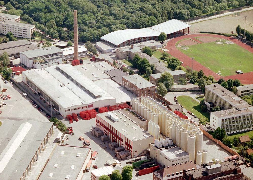 Berlin - Hohenschönhausen aus der Vogelperspektive: Schultheiß-Brauerei in Berlin- Hohenschönhausen.