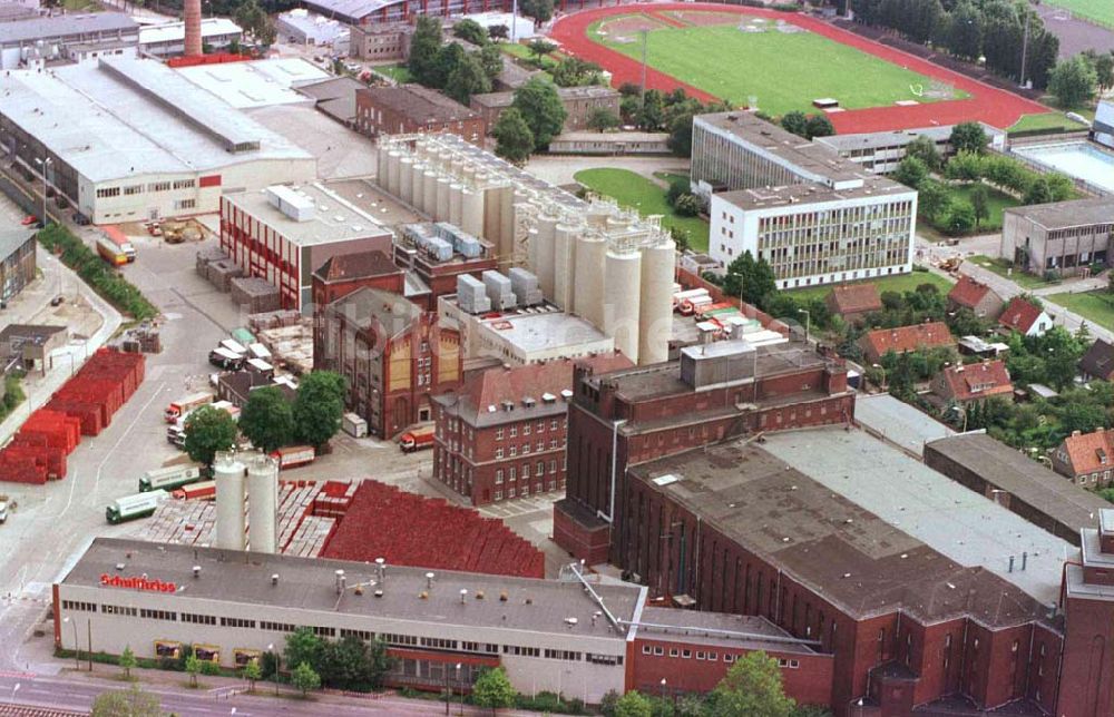 Berlin / Hohenschönhausen von oben - Schultheiß-Brauerei Berlin-Weißensee an der Indira-Ghandi Straße 66-69 in 13053 Berlin (Tel.: 96090)