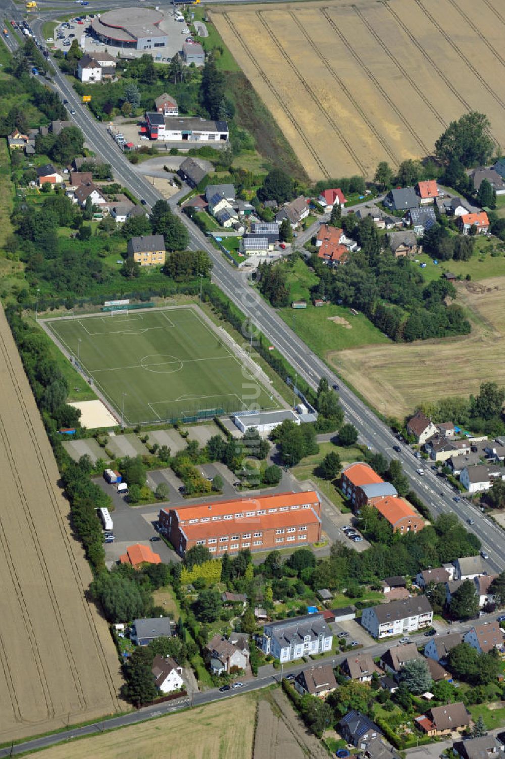 Unna aus der Vogelperspektive: Schulungszentrum mit Lagerhalle in Unna in Nordrhein-Westfalen