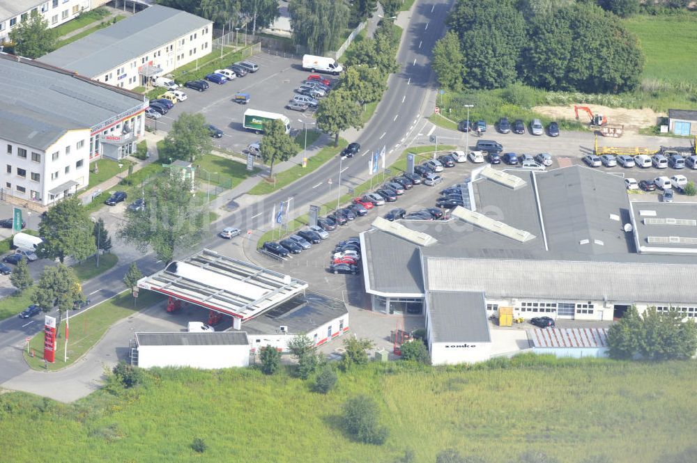 Bernau aus der Vogelperspektive: Schwanebecker Chausse in Bernau mit der Star Tankstelle und dem Autohaus Zemke