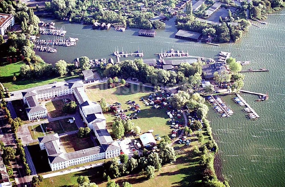 Luftaufnahme Schwerin / Mecklenburg Vorpommern - Schwerin / Mecklenburg Vorpommern Blick auf eine Segel-Regatta auf dem Schweriner See in Schwerin / Mecklenburg Vorpommern 06