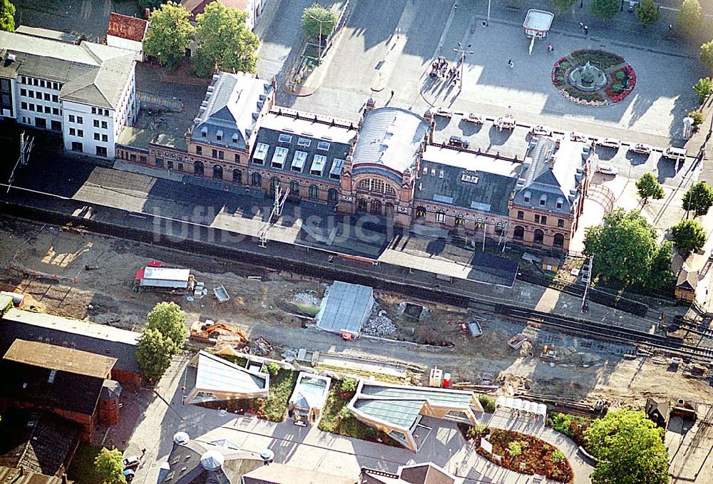 Luftbild Schwerin / Mecklenburg Vorpommern - Schwerin / Mecklenburg Vorpommern Blick auf den Umbau des Schweriner Hauptbahnhofes und dem Grunth