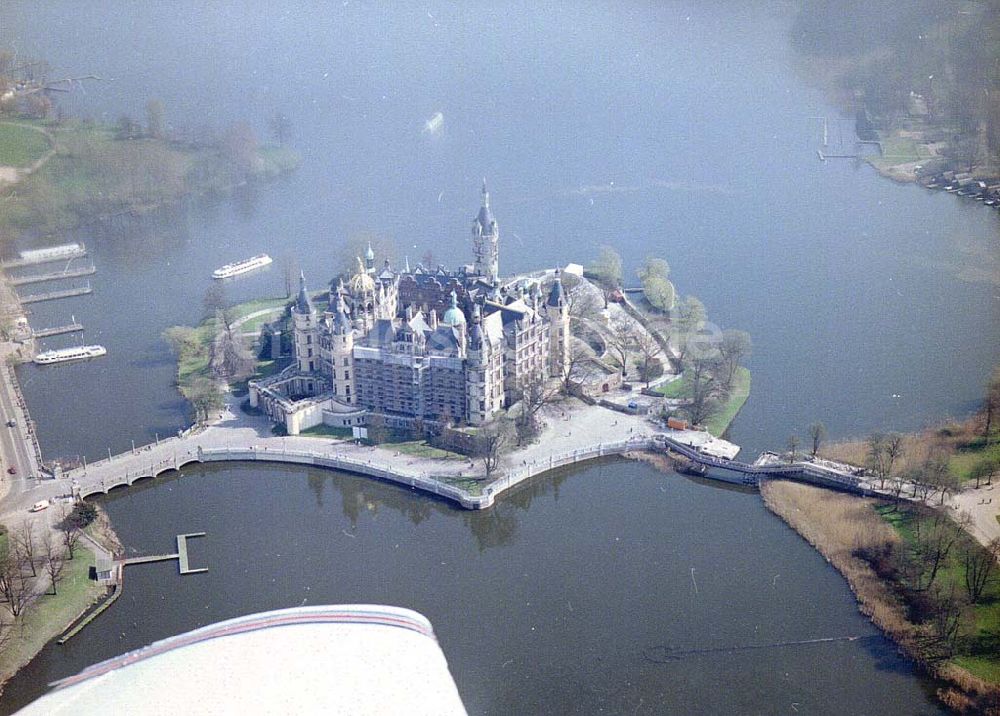 Schwerin / MV von oben - Schweriner Schloß..