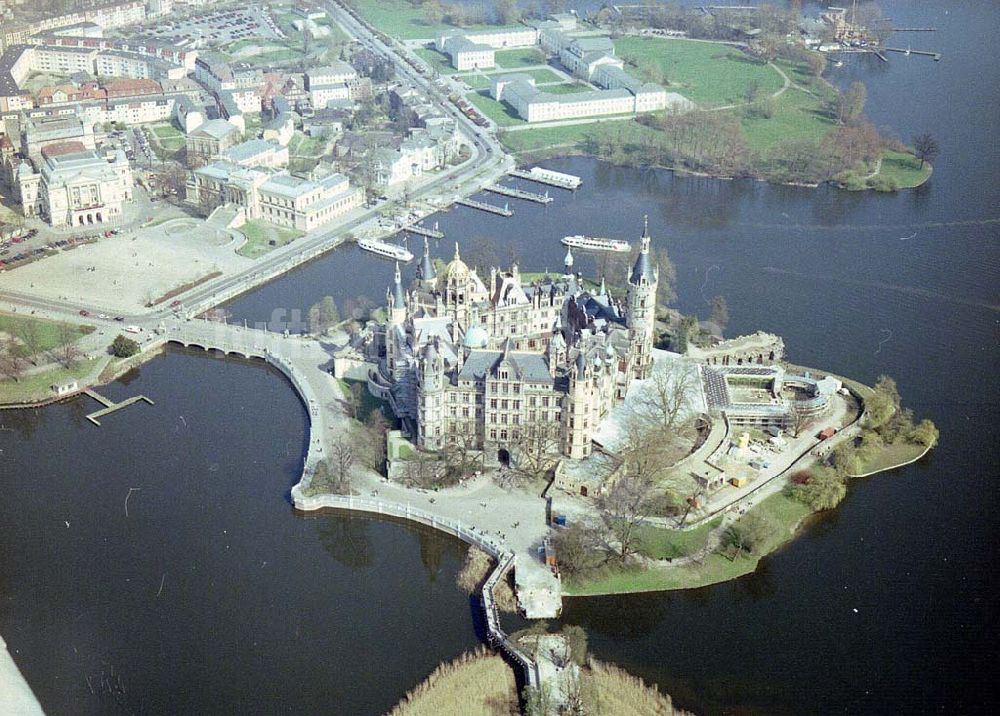 Schwerin / MV aus der Vogelperspektive: Schweriner Schloß.