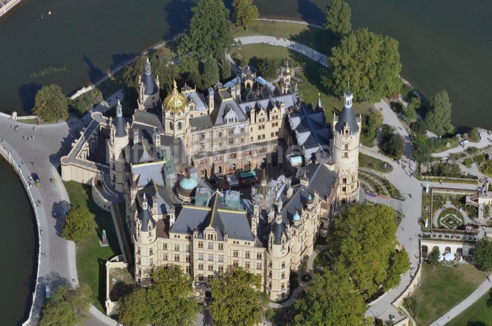 Luftbild Schwerin - Schweriner Schloß in der Landeshauptstadt von Mecklenburg-Vorpommern