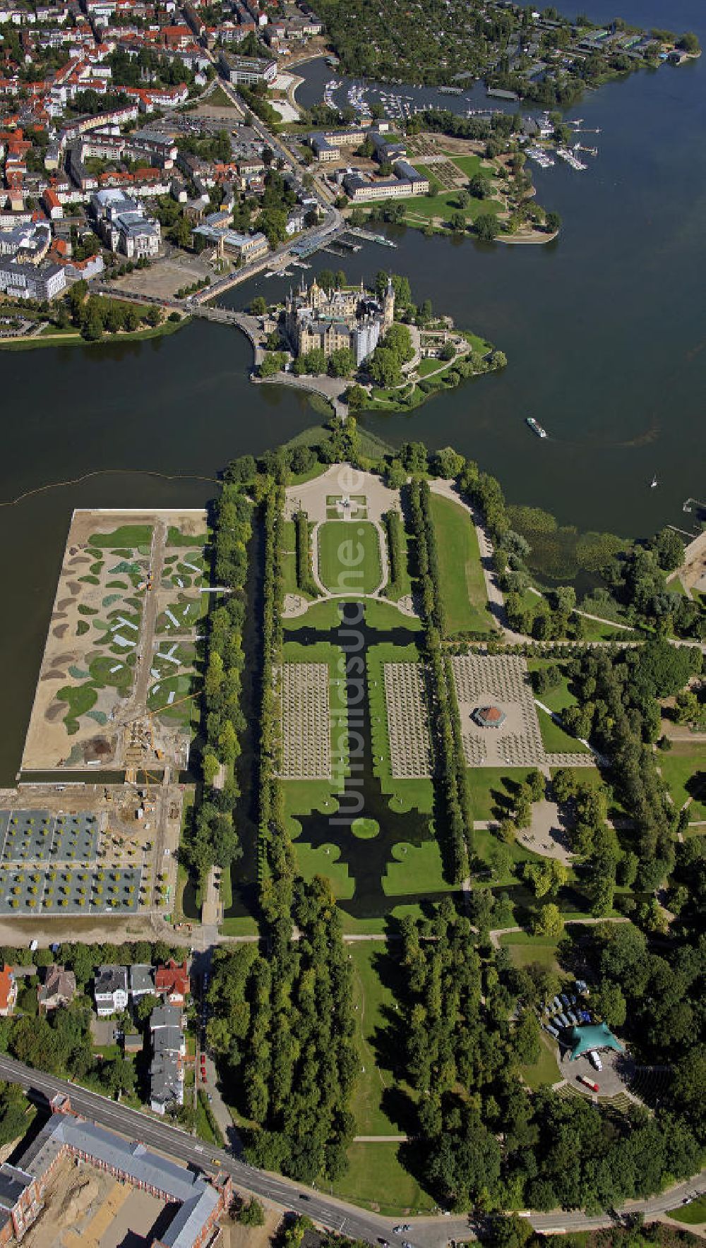 Luftaufnahme Schwerin - Schweriner Schloss und Schlosspark